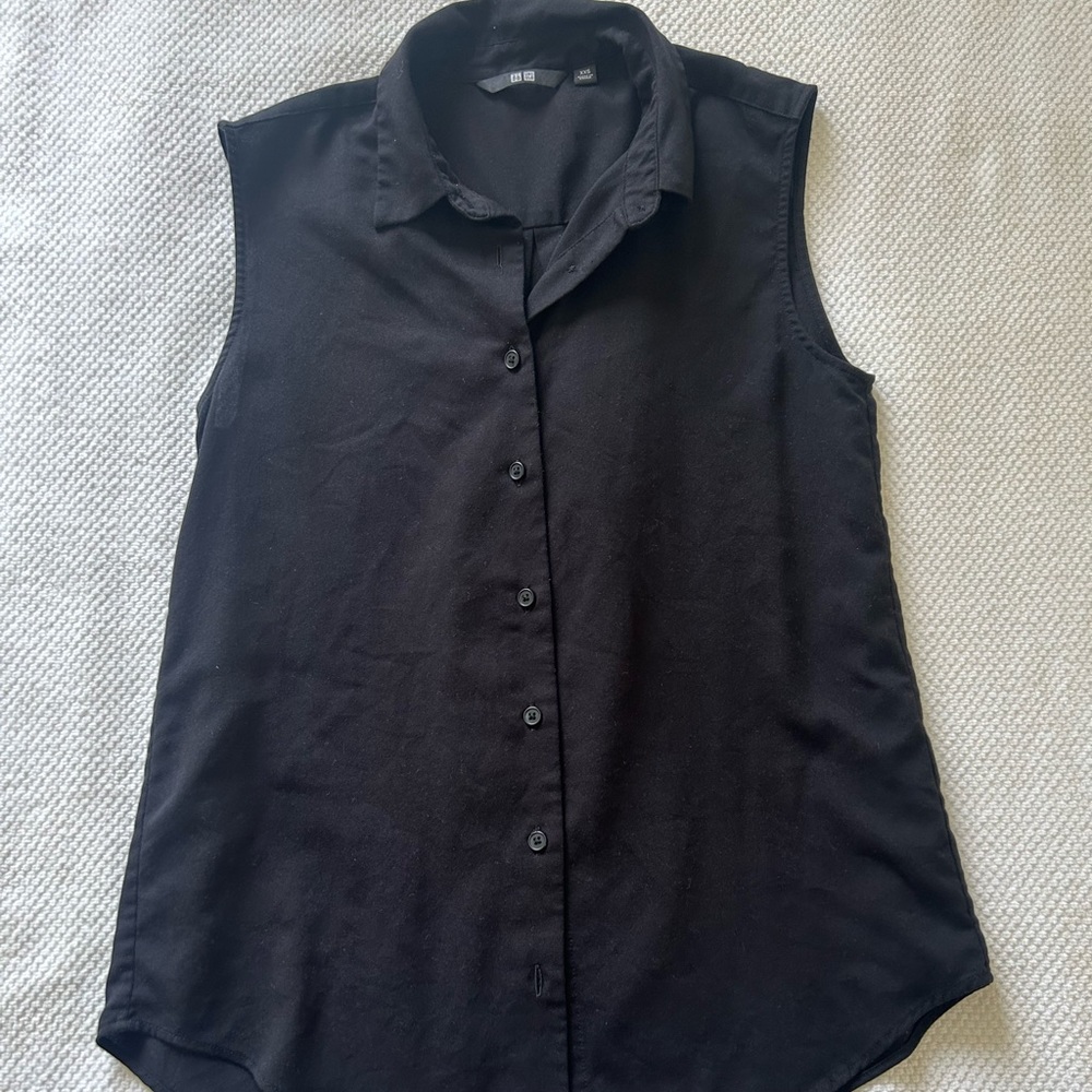 Uniqlo Black Sleeveless Button Down Shirt XXS